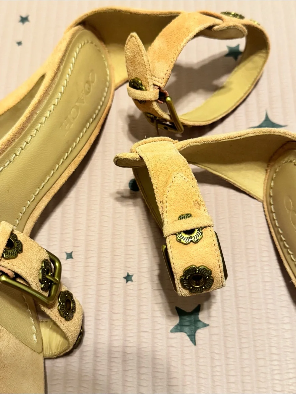 Coach Elizabeth Pink Suede Heel - Picture 3 of 7